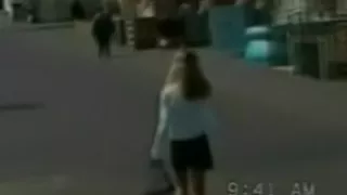 Taking a break from shopping to eat his cum