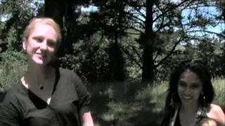 Serena And Acacia Do Outdoor Cunnlingus