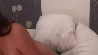 what a pretty curvaceous voman