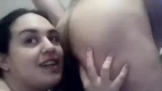 Un Dedito Por El Culito