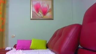 Girl showing off her sexy ass on webcam