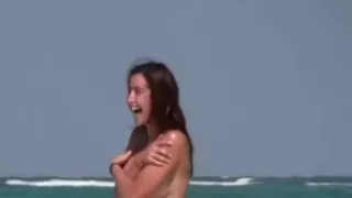 Spying on Italian girls by the beach