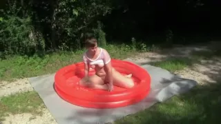 Sexy teen gets horny in the pool