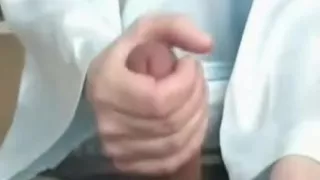 Jerking off my boyfriend in bed