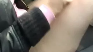 Hawt dilettante playing in the car