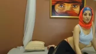 hot hijabi shakes wazoo on web camera