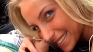 Polish blond beauty Monika engulf penis in car