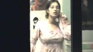 Voyeur-Clip eines nackten Teenagers