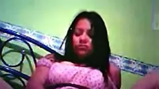 Hot webcam slut fucking a toy