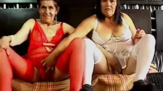 Granny s lesbo en web camera two