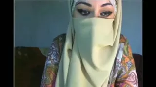 Arab cutie displays her bra buddies