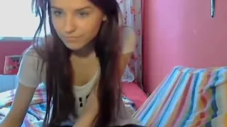 Sexy teen shows ass on webcam