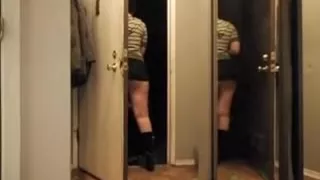 Showing her sexy body to stranger