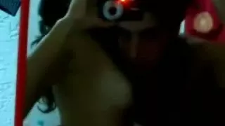 Seine Freundin beim schmutzigen Reiten filmen