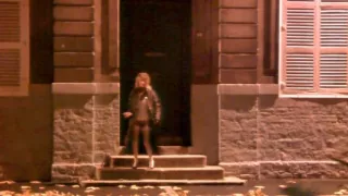 MILF spreads her legs on doorstep