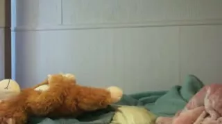 Webcam slut rubs her twat on a monkey