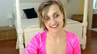 Golden-haired mature I'd like to fuck playing on livecam