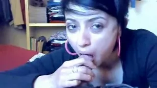 Indian beauty gives nasty blowjob