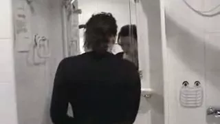 Schlampe erwirbt Ribald, nachdem sie sich gewaschen hat