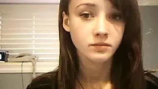 Solo cam girlfriend masturbates her bald muff