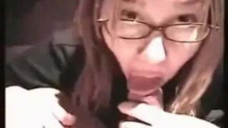 Luxurious wench sucking 10-Pounder