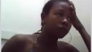 Black bitch showing wazoo on webcam