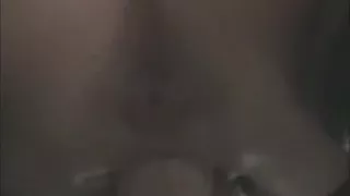 große schöne Frau Frau sitzt auf Ladestock Rocker und bläst bbc