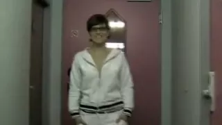 Amateur nerdy girl surprisingly makes sextape