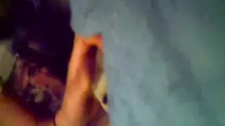 Ihre einladende Muschi wird in einem Pornofilm gebohrt