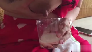 越南美人妻母乳泡奶茶，想喝吗（幼女资源群 ）