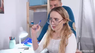 Nerds rock hard on chair - FuckStudies