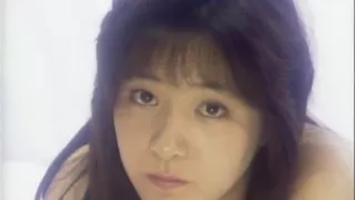 Wet japanese babe fingers her solo pussy