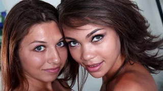 LICENSED TO LICK - Ariana Grand and Cassidy Banks Real Lesbos