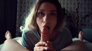 Babe Takes Dick Deep While Her Parents Are Away