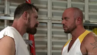 Behaarte europäische Brünette will hart nageln