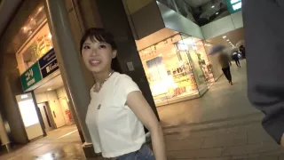 飲み屋でアルバイトしている美少女看板店員を口説いてホテイン成功即セックス