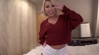 黒ギャルが潮吹きオナニーでビクイキしてハードピストンでおしっこアクメ