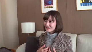 ２６歳の巨乳お姉さん。コートを脱いだら谷間ぱっくりg乳パイズリ立ちバック