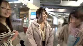 ノーブラおっぱいの美少女女子大生ホテルで潮吹きオナニーをしてバックで突きまくる