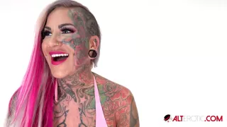 Evilyn Ink Riding a Tremor