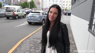 He fucks her hard outside and makes a mess