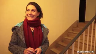 Die reife Brünette Laura ging zu einem Pornovideo-Casting und wurde härter gefickt als je zuvor