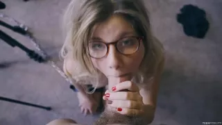 Vienna Rose likes to warm up properly before getting fucked, in the middle of the day