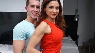 Horny Housewife Sucking And Fucking Her Toy Boy - MatureNL