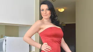 Hot Mom Playing With Her Wet Pussy - MatureNL