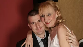 Horny Mature Slut Gets Fucked By Her Toyboy - MatureNL