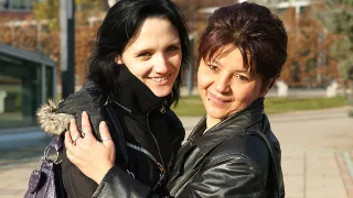 Hot Babe Doing A Naughty Mature Lesbian - MatureNL