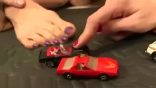 Giantesses play with traffic