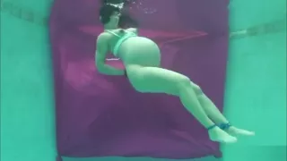 pregnant underwater