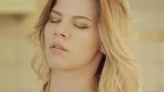 Dinner Delight 2 - Crystal Maiden - TheLifeErotic